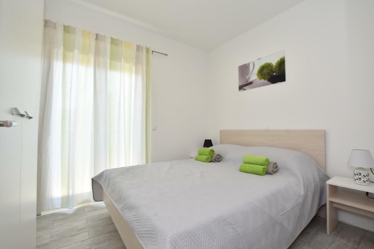 Apartmani Iva&Ante Dugi Rat Dış mekan fotoğraf
