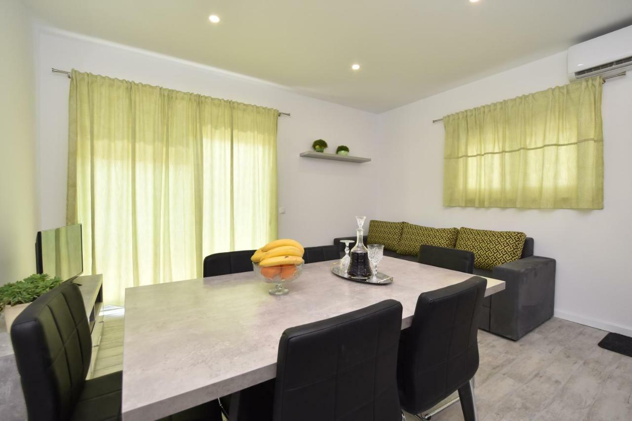 Apartmani Iva&Ante Dugi Rat Dış mekan fotoğraf