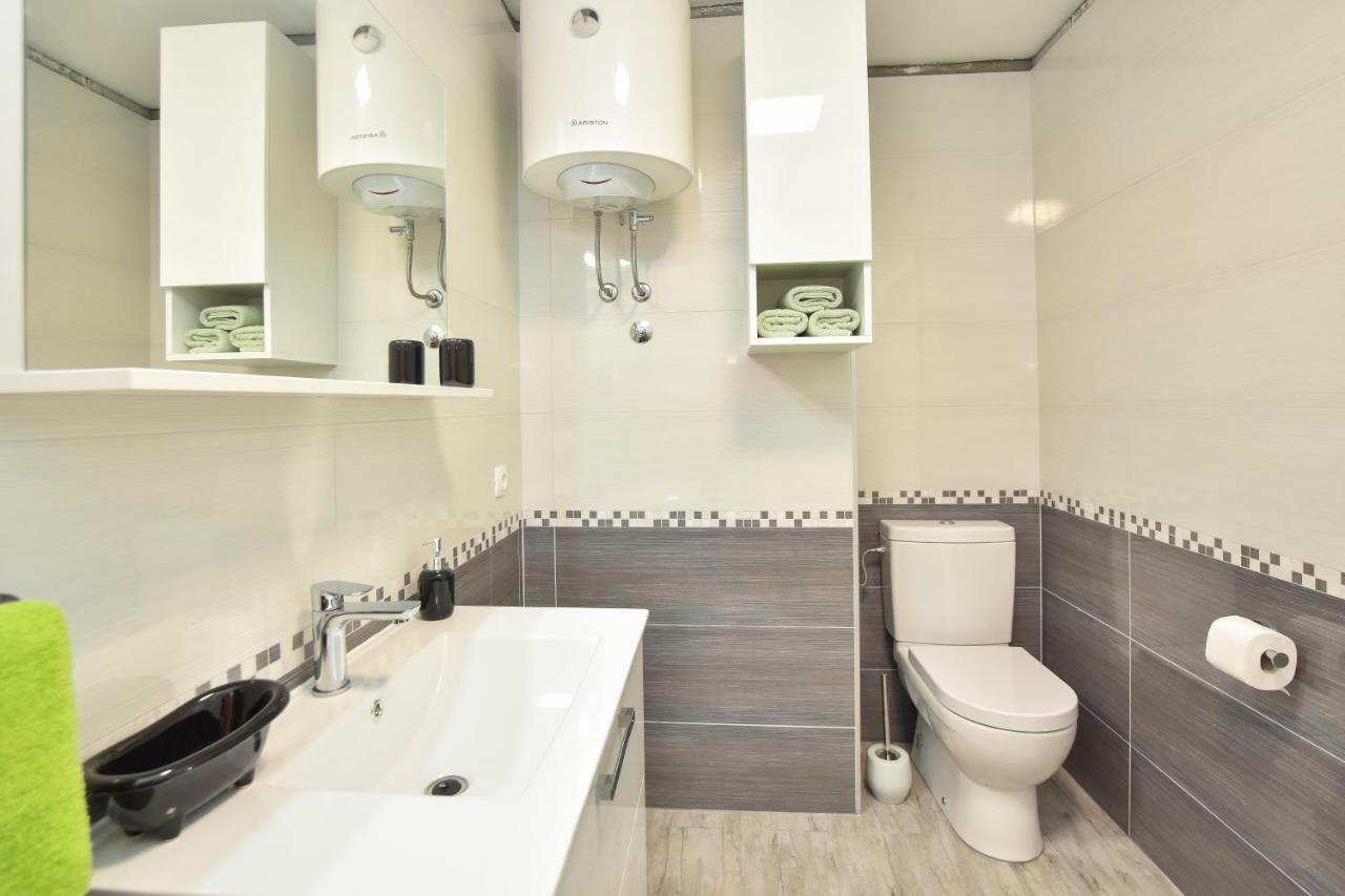 Apartmani Iva&Ante Dugi Rat Dış mekan fotoğraf