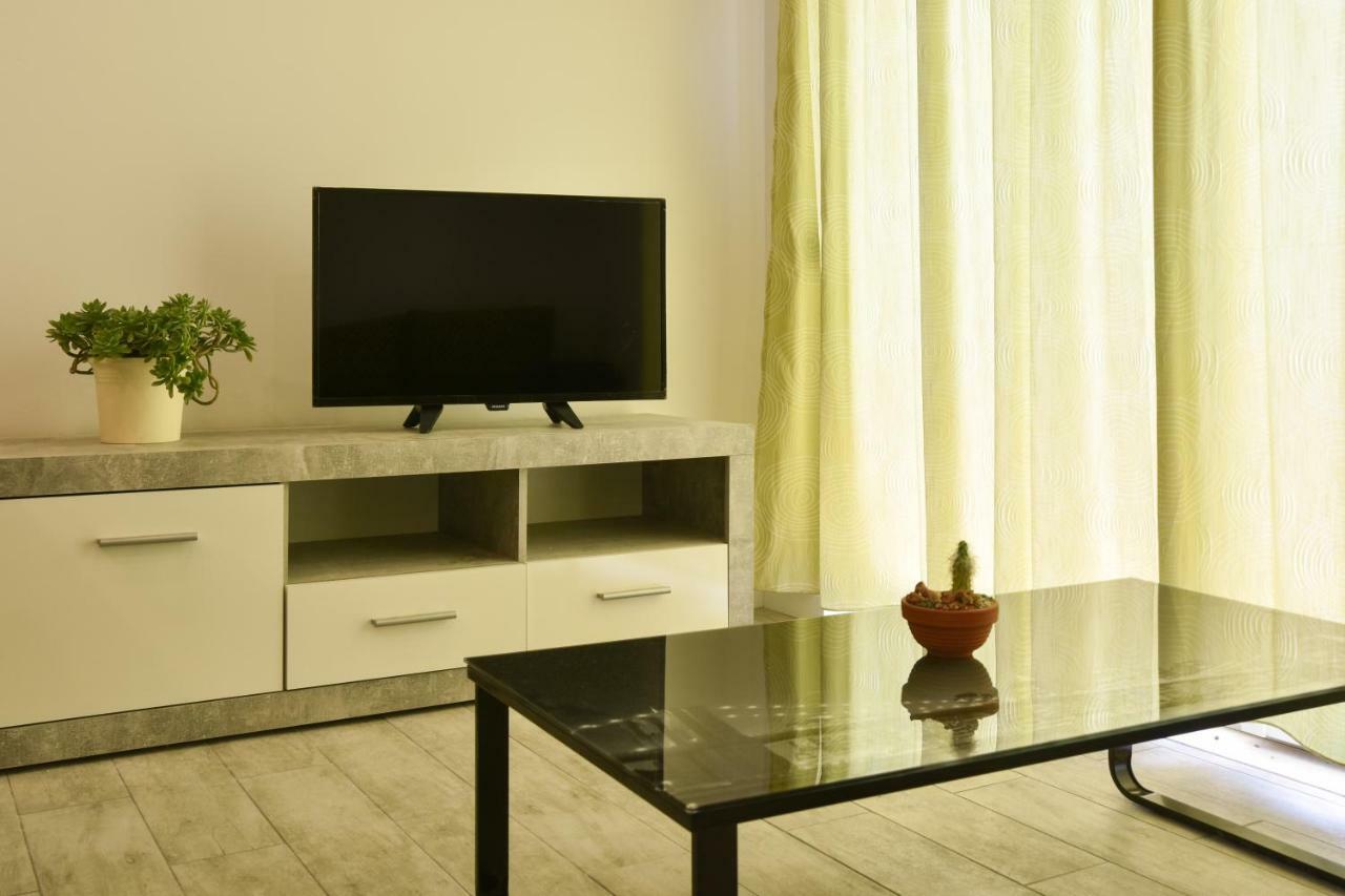 Apartmani Iva&Ante Dugi Rat Dış mekan fotoğraf